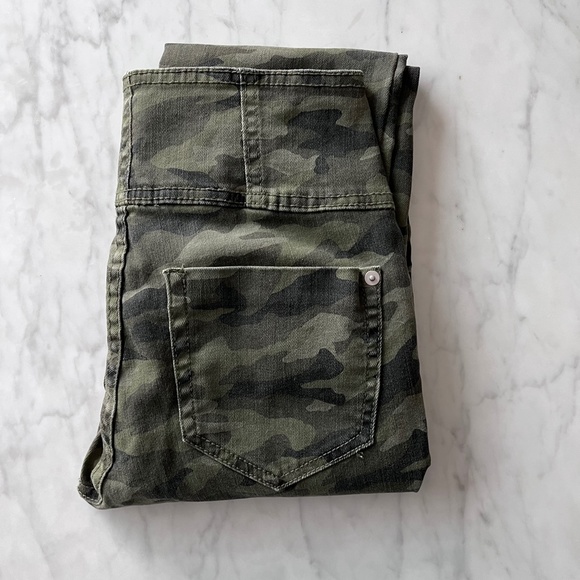 High Rise Camo Sculpting Skinny Jeans - Size 5 - Picture 12 of 14